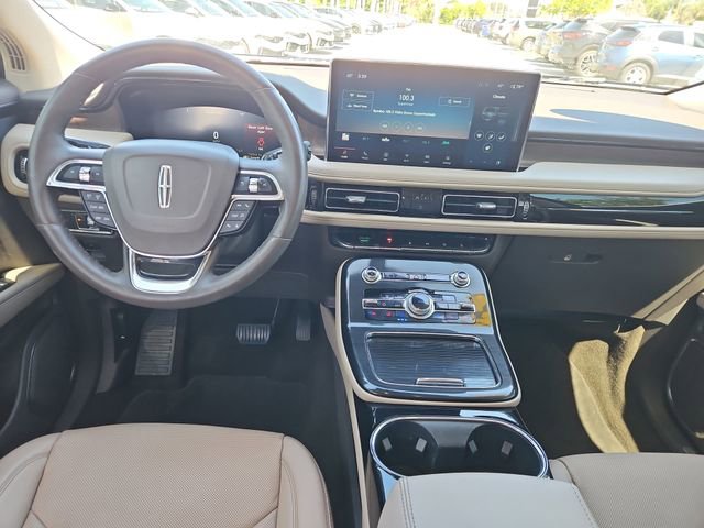 Used 2023 Lincoln Nautilus Reserve AWD/4WD image 8