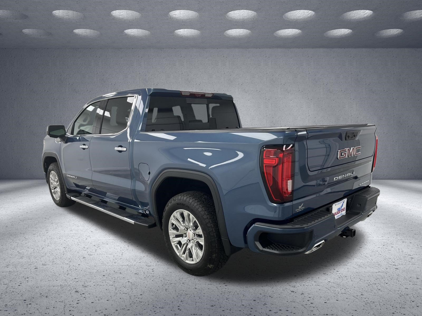 Used 2026 GMC Sierra 1500 Denali w/ Technology Package AWD/4WD image 3