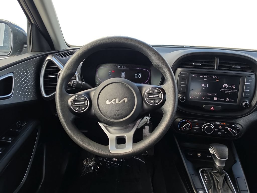 Used 2025 Kia Soul LX FWD image 15