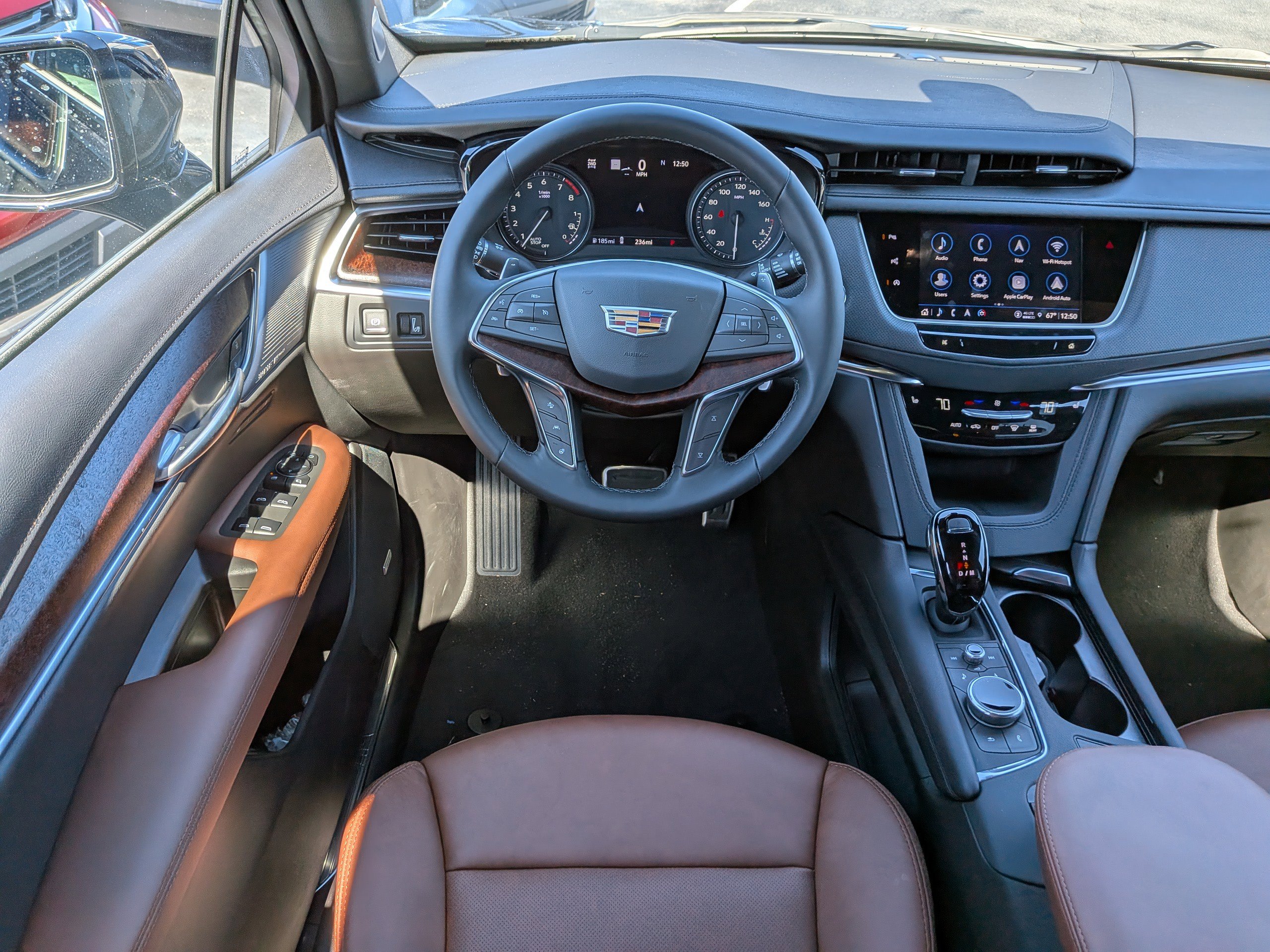 New 2025 Cadillac XT5 Sportv w/ LPO, Blue Accent Package AWD/4WD image 4