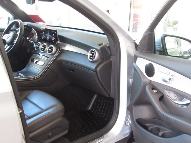Used 2022 Mercedes-Benz GLC 300 4MATIC image 17