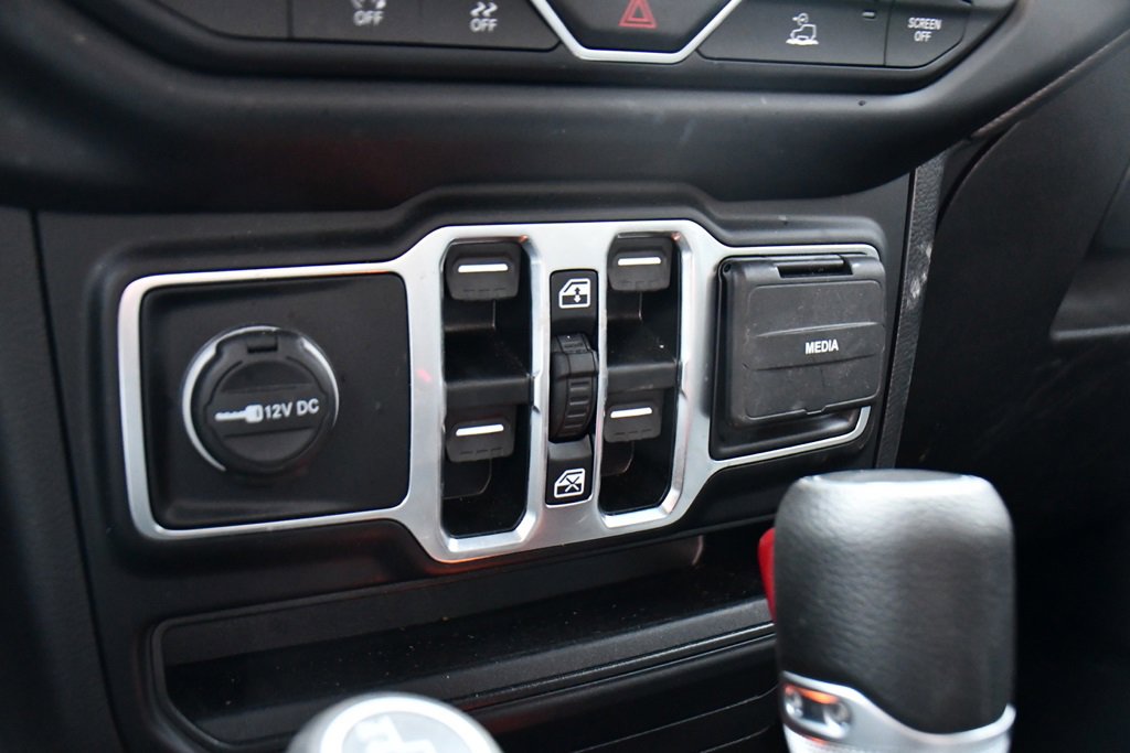 Used 2022 Jeep Gladiator Overland w/ Cold Weather Group image 21