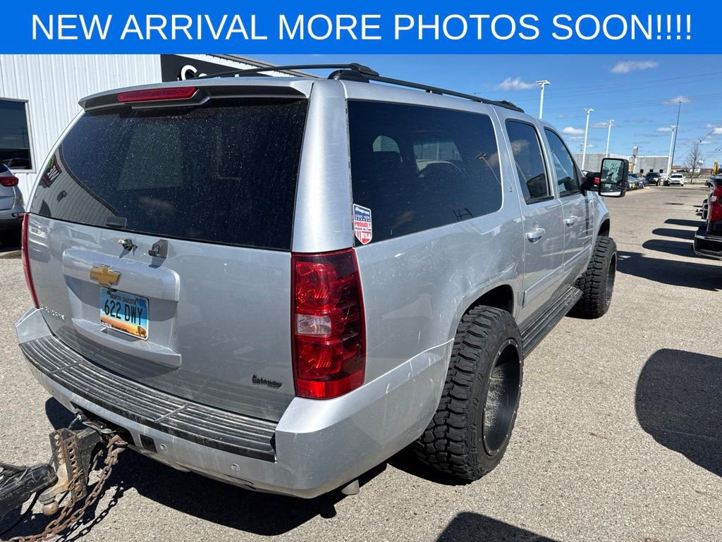 Used 2013 Chevrolet Suburban LT w/ Luxury Package AWD/4WD image 8