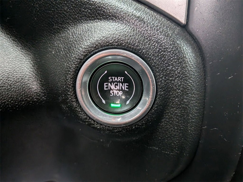 Used 2021 Chevrolet Silverado 1500 LT image 16