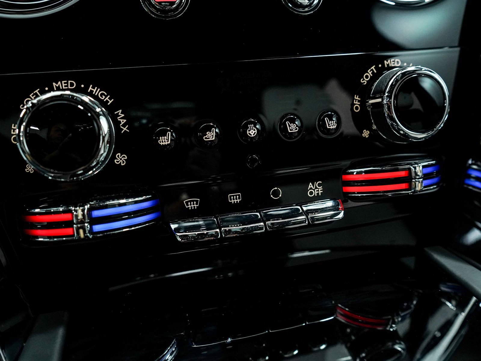 Certified 2025 Rolls-Royce Cullinan image 43