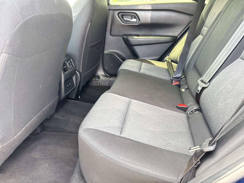 Certified 2024 Nissan Rogue SV FWD image 15