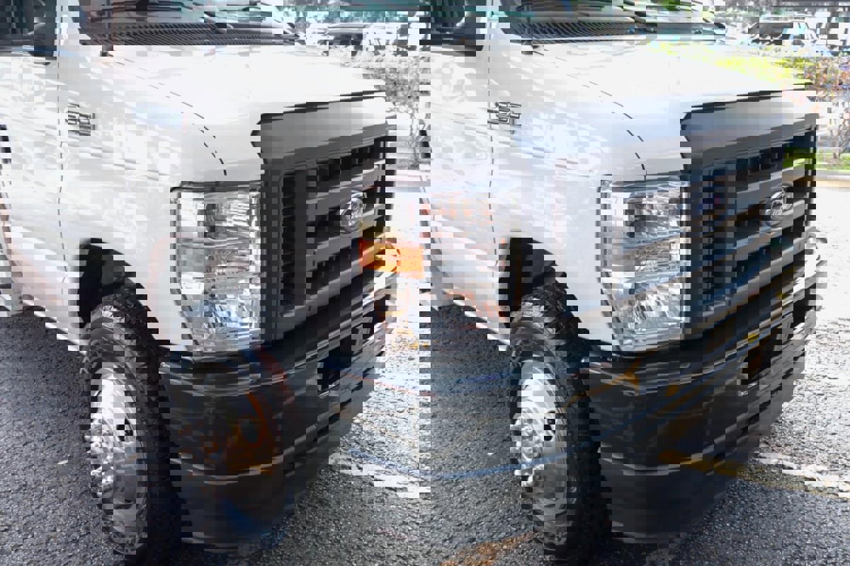 Used 2023 Ford E-350 and Econoline 350 Super Duty w/ Driver's Safety Package image 37