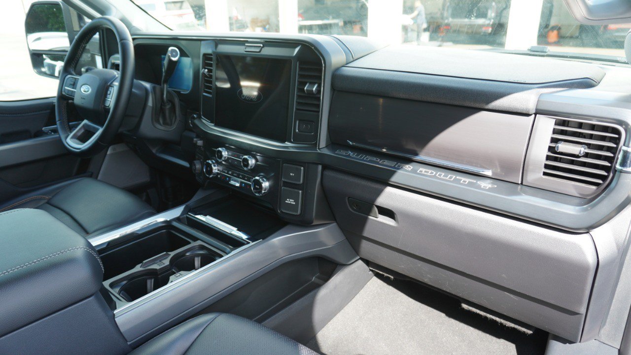Used 2025 Ford F250 Lariat w/ Black Appearance Package AWD/4WD image 16