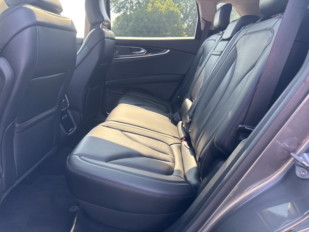 Used 2022 Lincoln Nautilus Reserve w/ Equipment Group 201A image 15