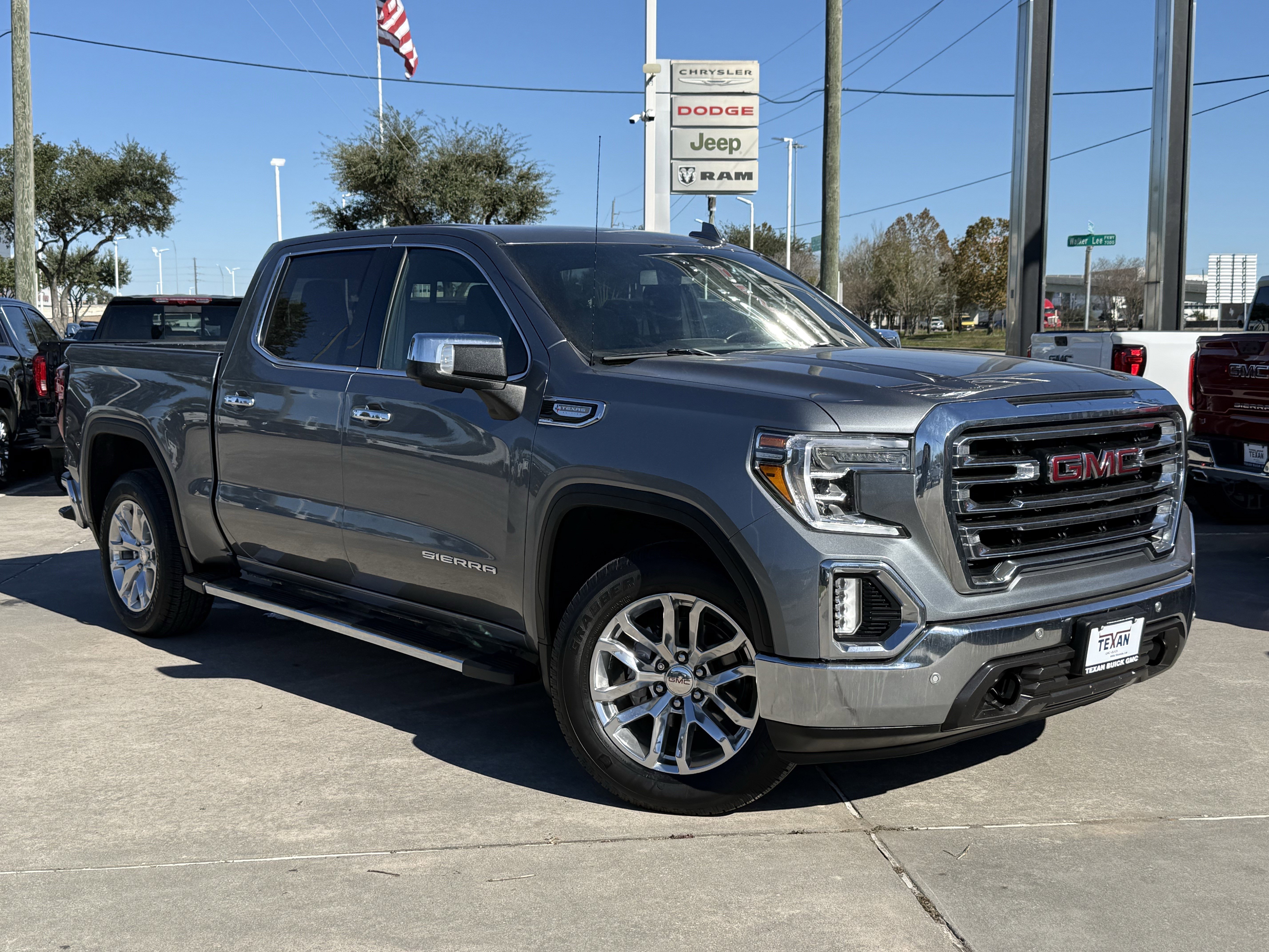 Used 2021 GMC Sierra 1500 SLT image 2