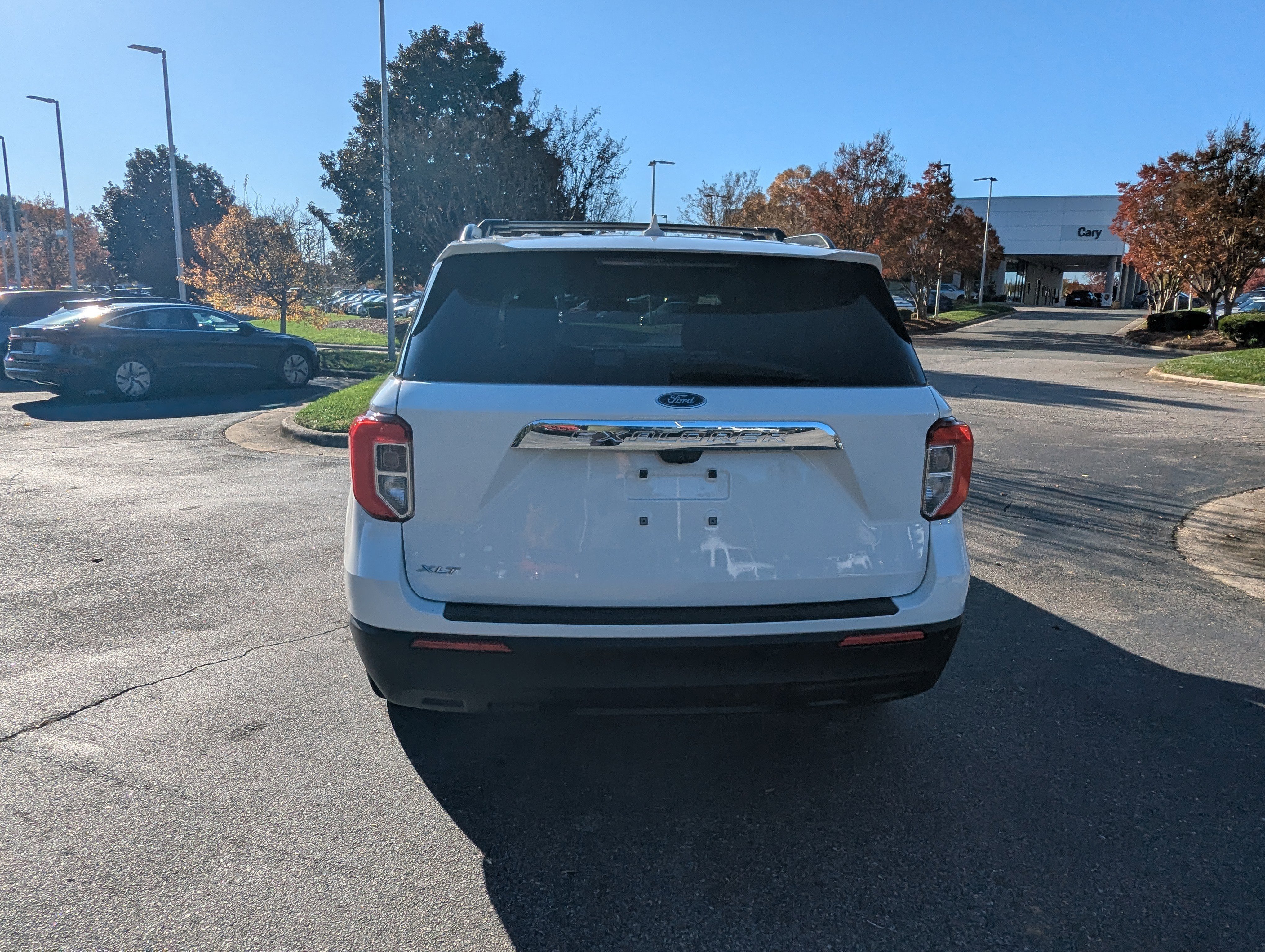 Used 2022 Ford Explorer XLT image 6