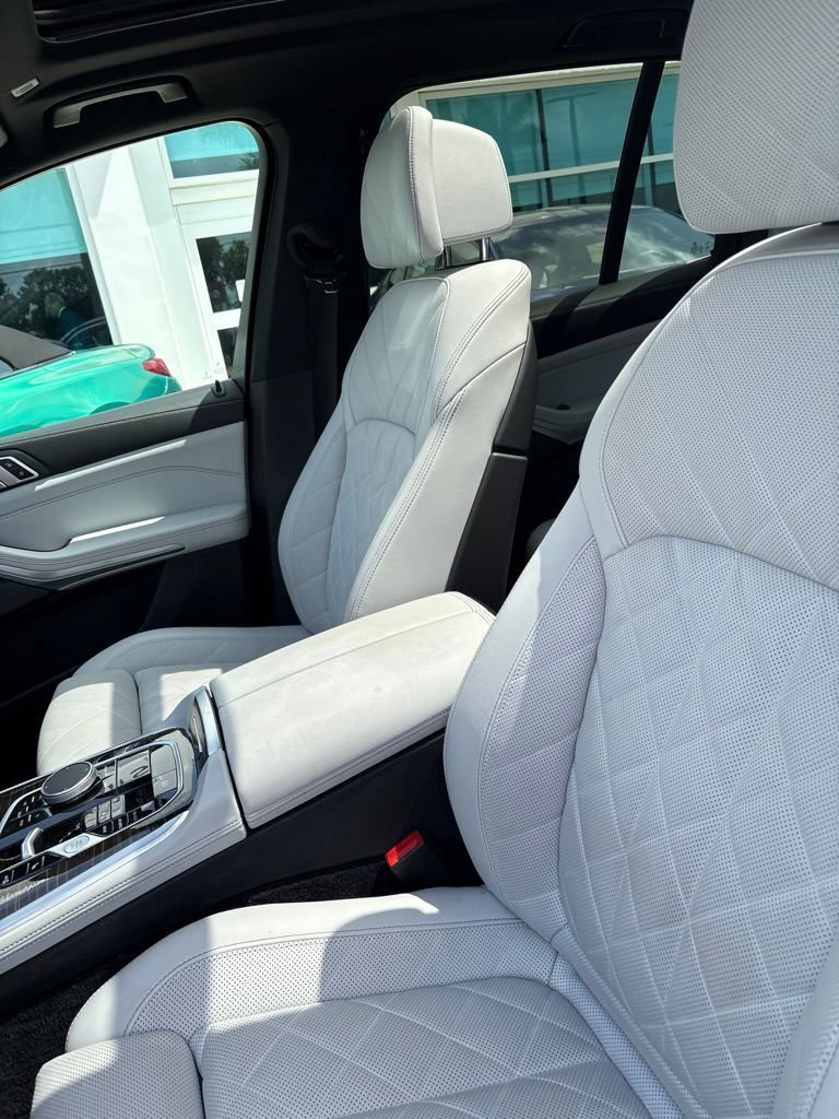 Used 2024 BMW X5 sDrive40i w/ Premium Package RWD image 2