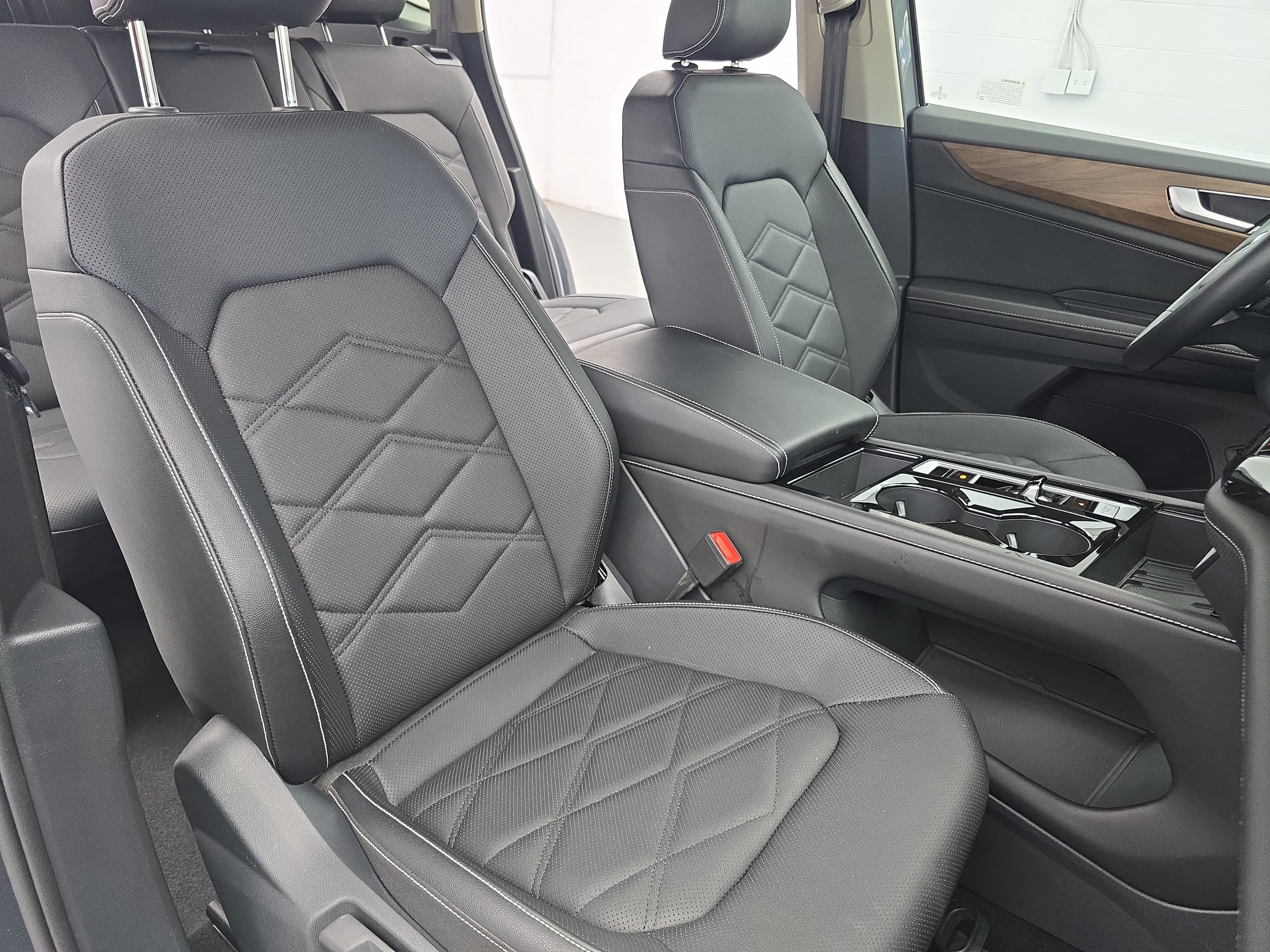 Used 2025 Volkswagen Atlas SE FWD image 10