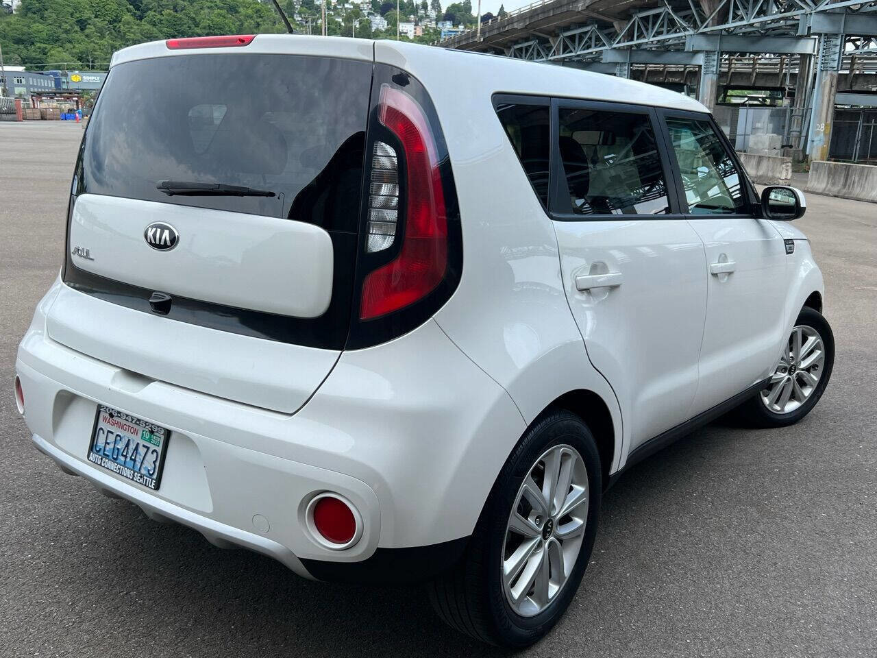 Used 2018 Kia Soul + image 6