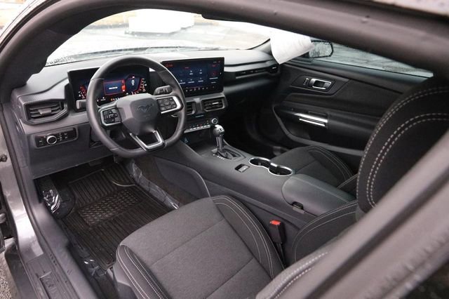 Used 2025 Ford Mustang Coupe image 19