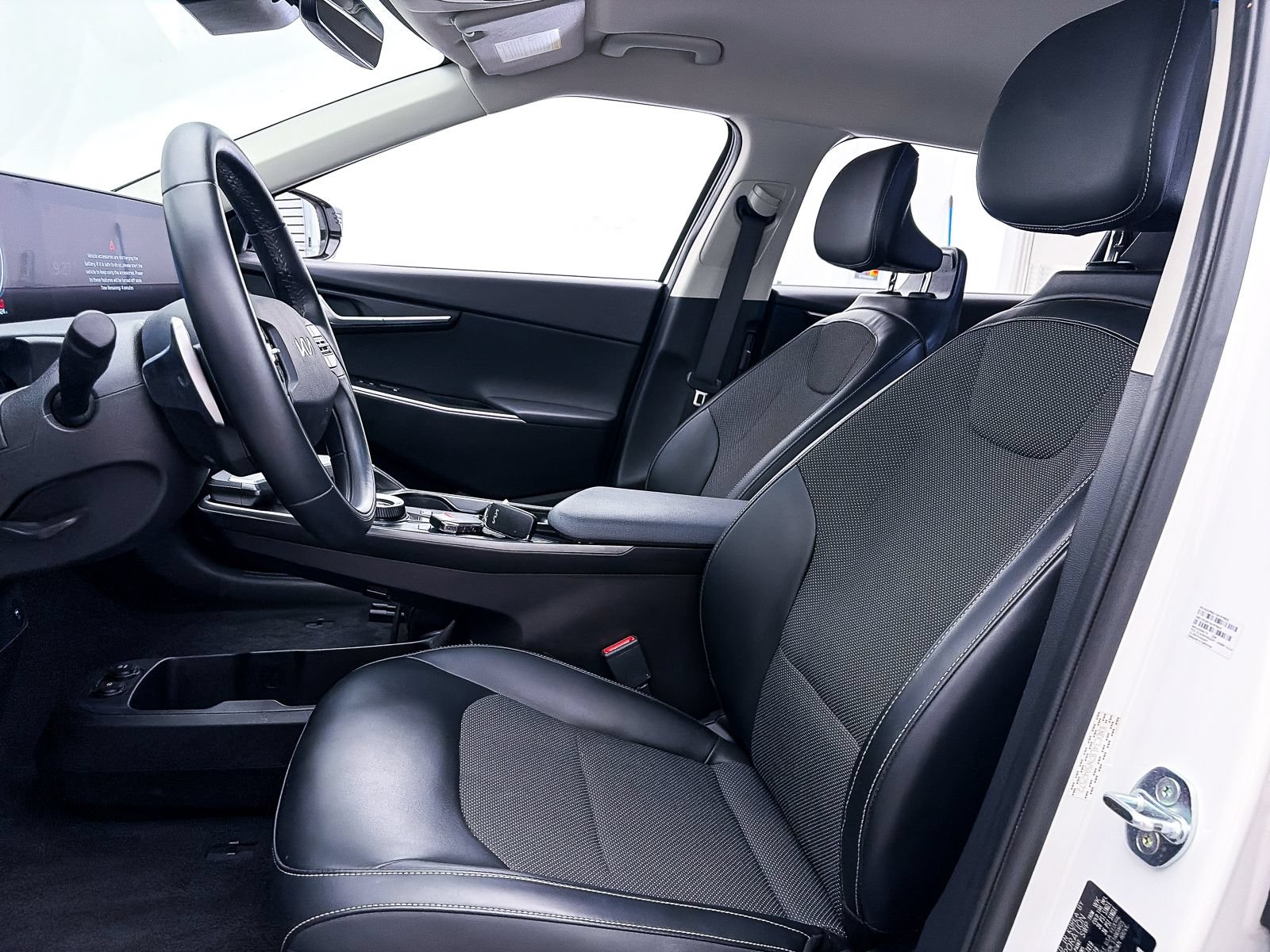 Certified 2022 Kia EV6 Light RWD image 19