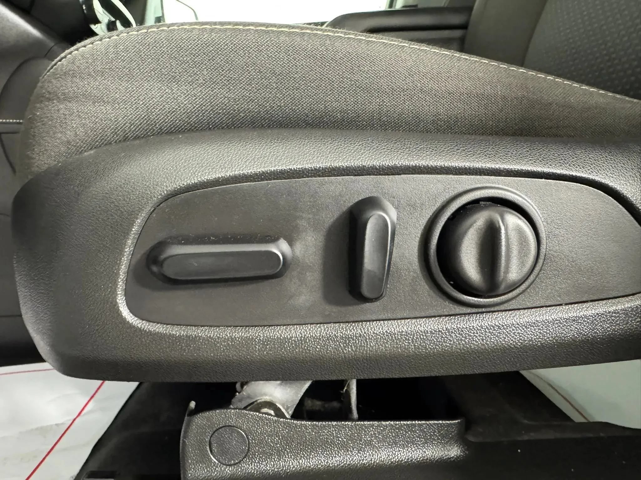 Used 2020 GMC Acadia SLE w/ Driver Convenience Package AWD/4WD image 34