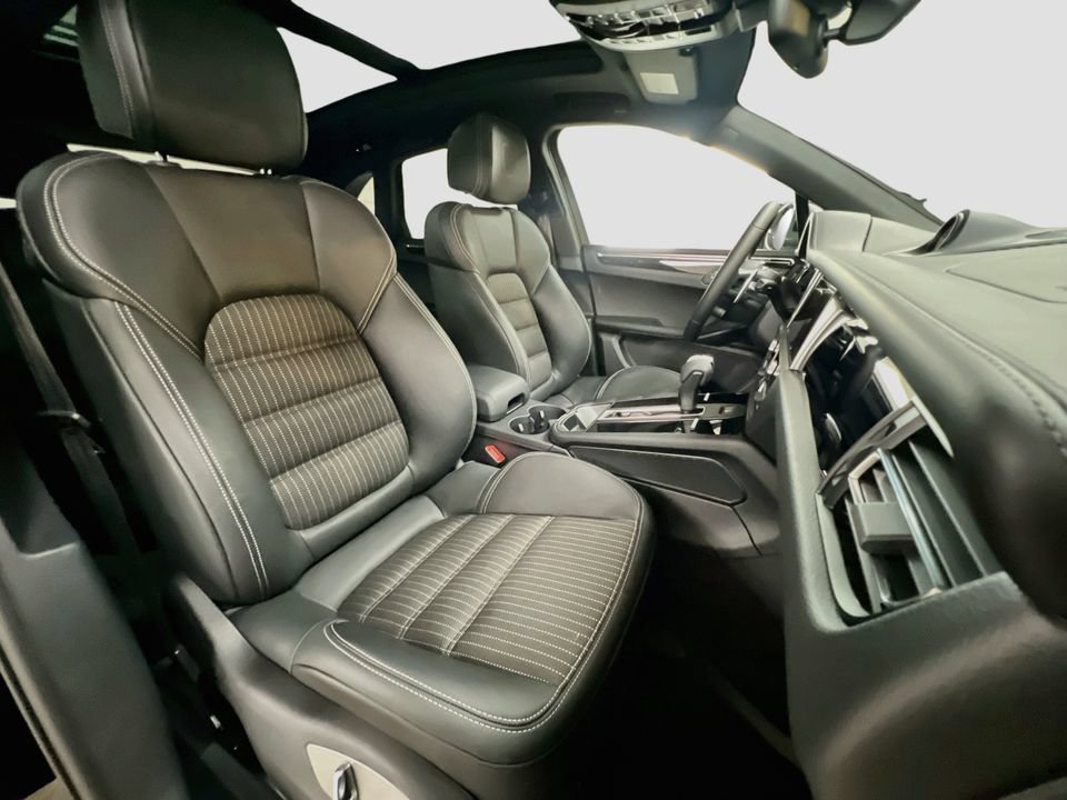 New 2026 Porsche Macan Turbo AWD/4WD image 29