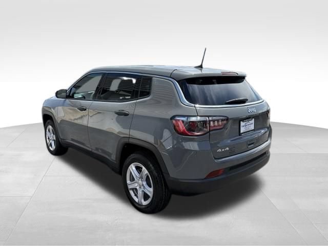 Used 2024 Jeep Compass Sport AWD/4WD image 11