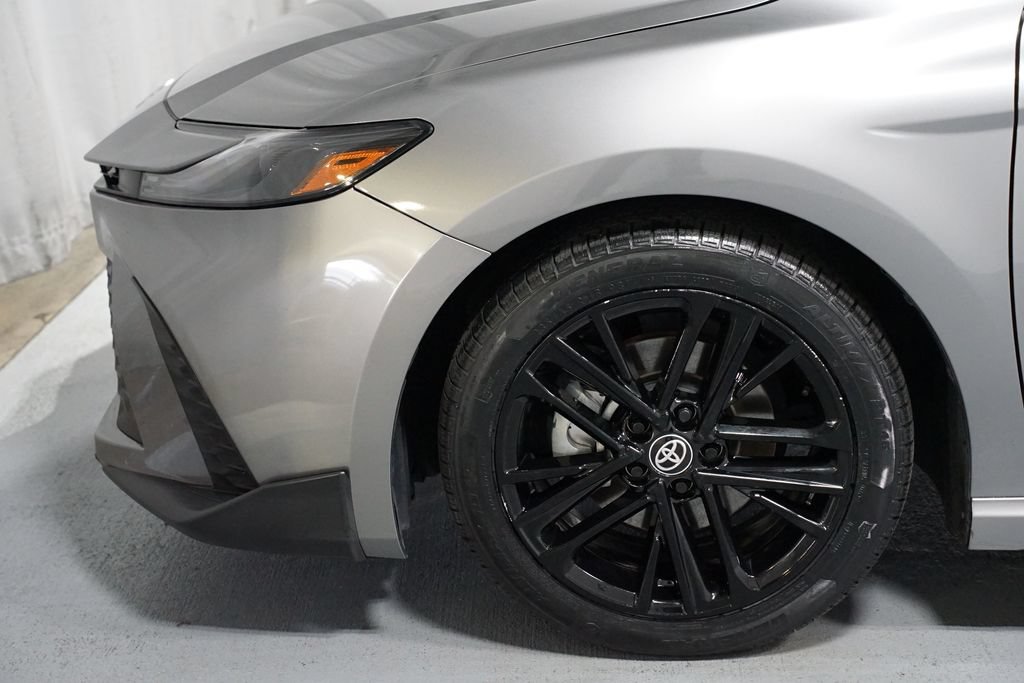 Certified 2025 Toyota Camry SE FWD image 5