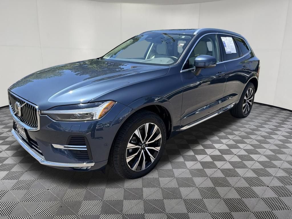 Used 2023 Volvo XC60 B5 Plus AWD/4WD image 3