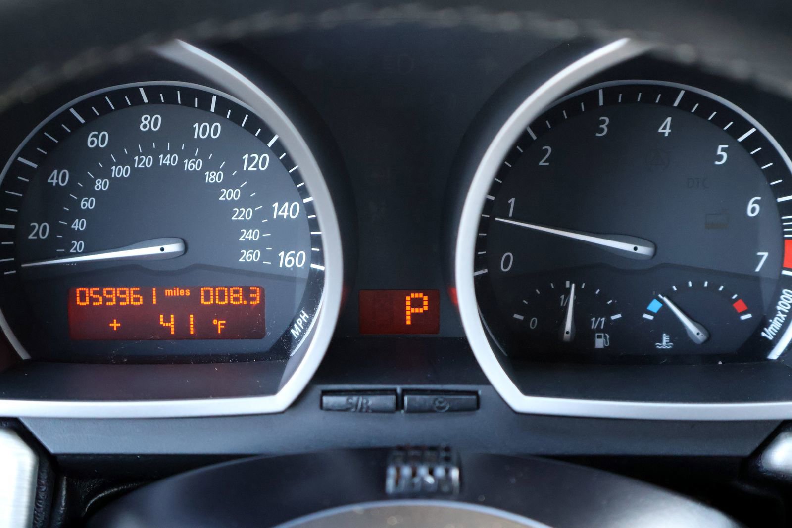 Used 2005 BMW Z4 2.5i image 32