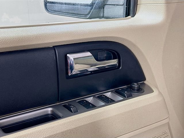 Used 2015 Ford Expedition XL image 18