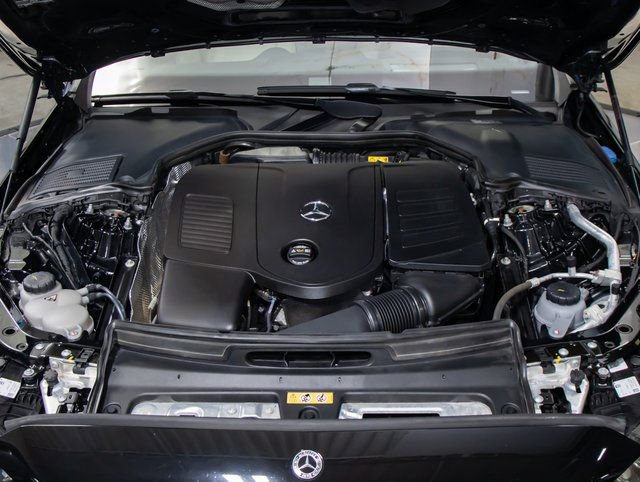 Certified 2022 Mercedes-Benz C 300 4MATIC Sedan image 5