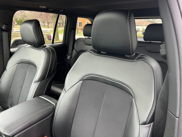 Used 2024 Jeep Grand Cherokee Altitude image 14