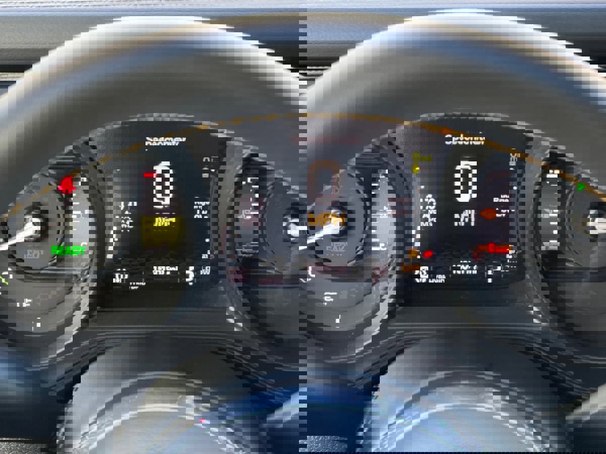 Used 2024 Jeep Wrangler Sahara image 13