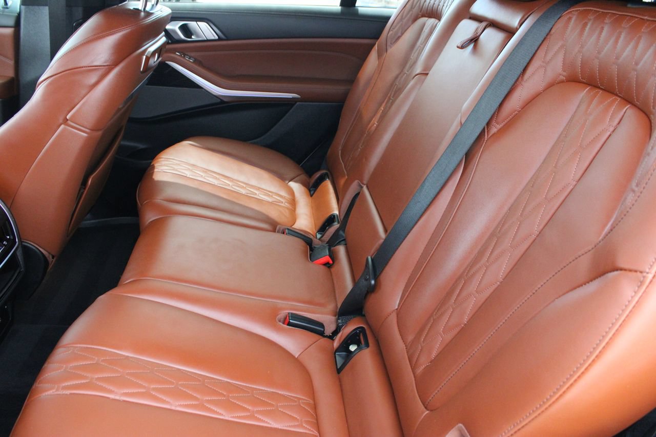 Used 2025 BMW X7 M60i AWD/4WD image 21
