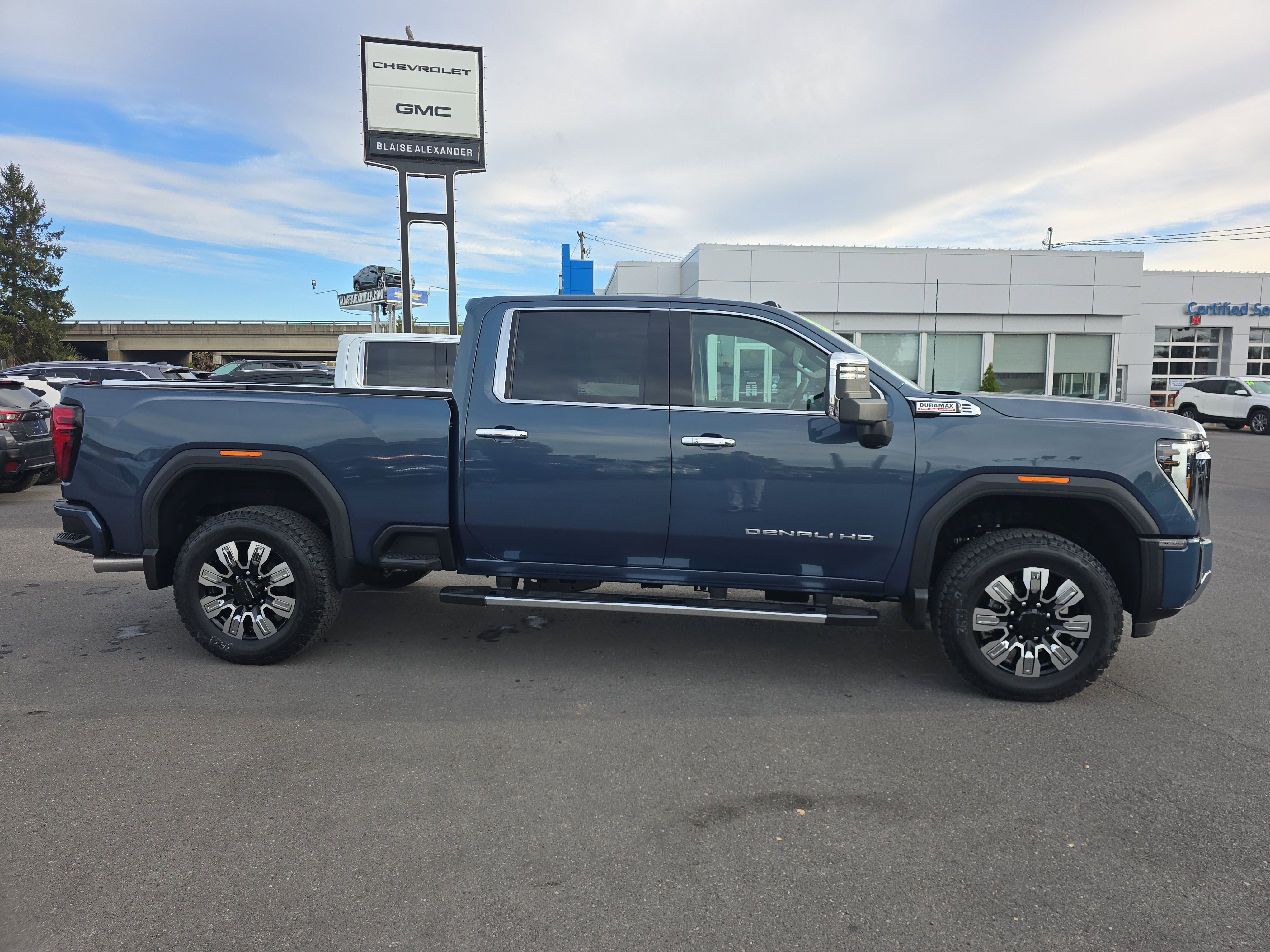 New 2026 GMC Sierra 2500 Denali w/ Denali Reserve Package video 2