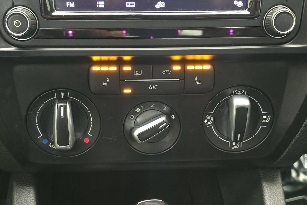 Used 2016 Volkswagen Jetta SE FWD image 19