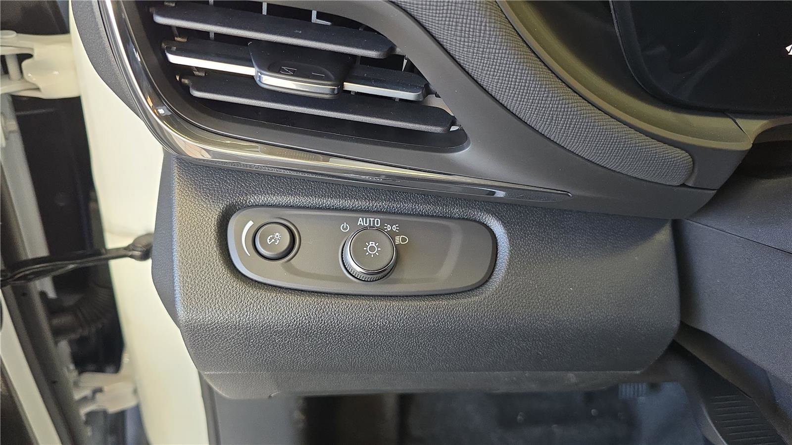 New 2026 Buick Envista Preferred w/ Convenience I Package image 25