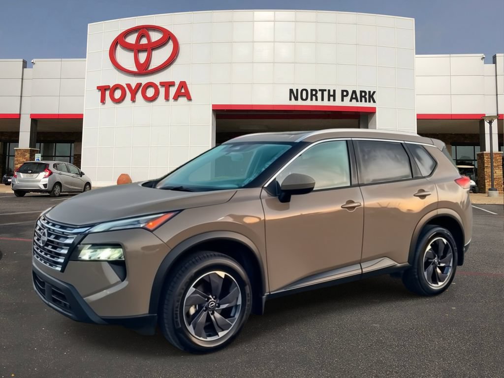 Used 2025 Nissan Rogue SV w/ SV Premium Package