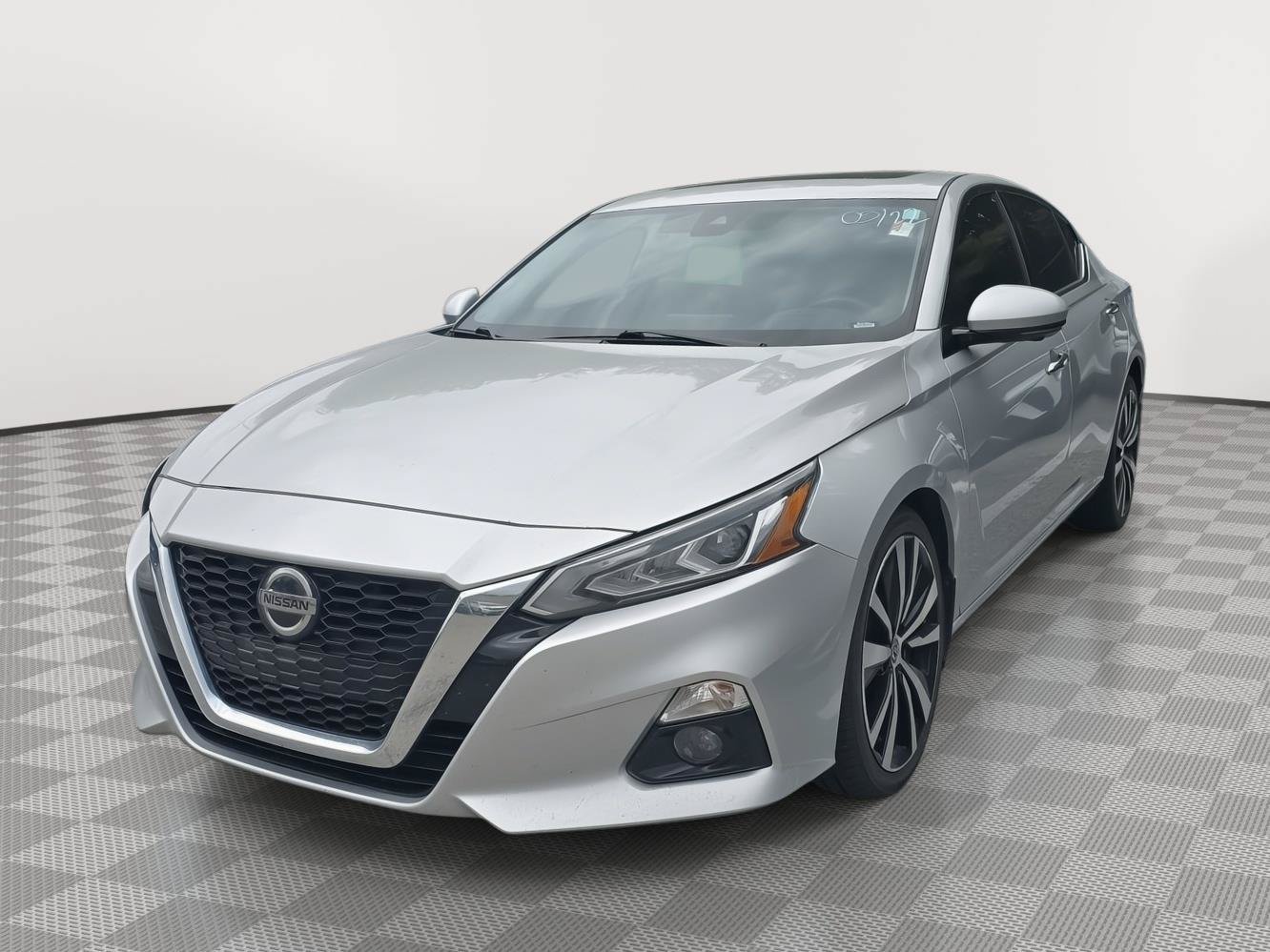Used 2020 Nissan Altima 2.5 Platinum AWD/4WD image 2