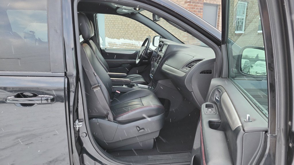 Used 2019 Dodge Grand Caravan GT FWD image 19