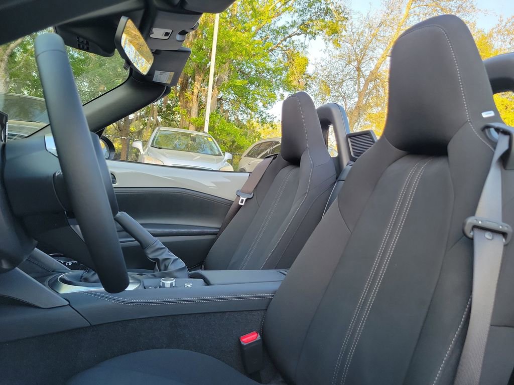 New 2026 MAZDA MX-5 Miata Club w/ Interior Package RWD image 15