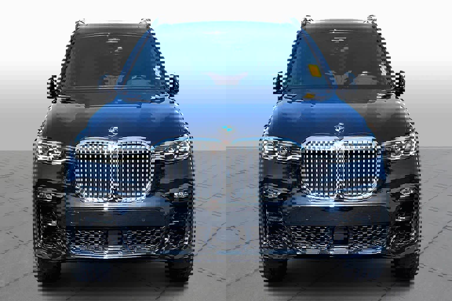 Used 2019 BMW X7 xDrive50i w/ M Sport Package image 4