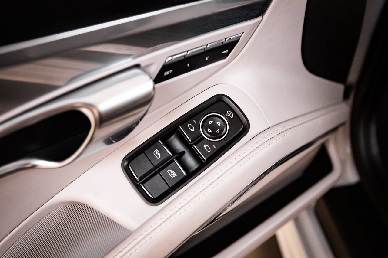 Certified 2024 Porsche 718 Boxster S RWD image 22