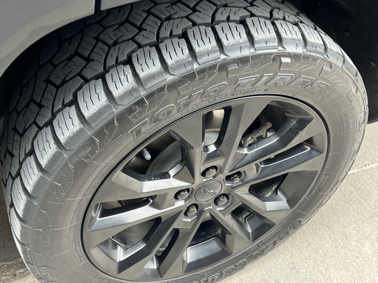 Used 2023 Jeep Grand Cherokee L Limited w/ Luxury Tech Group II image 13