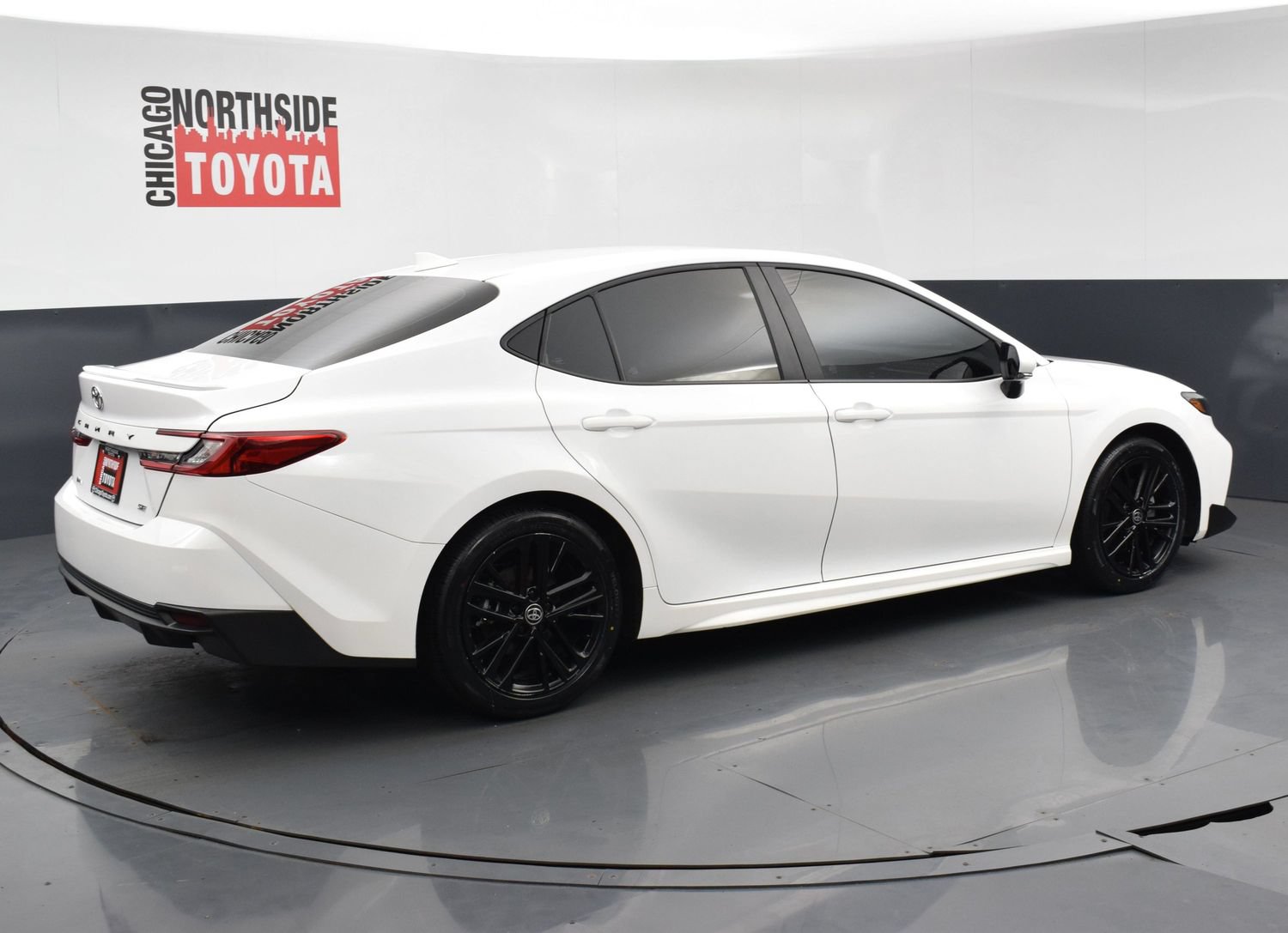 Used 2026 Toyota Camry SE FWD image 4
