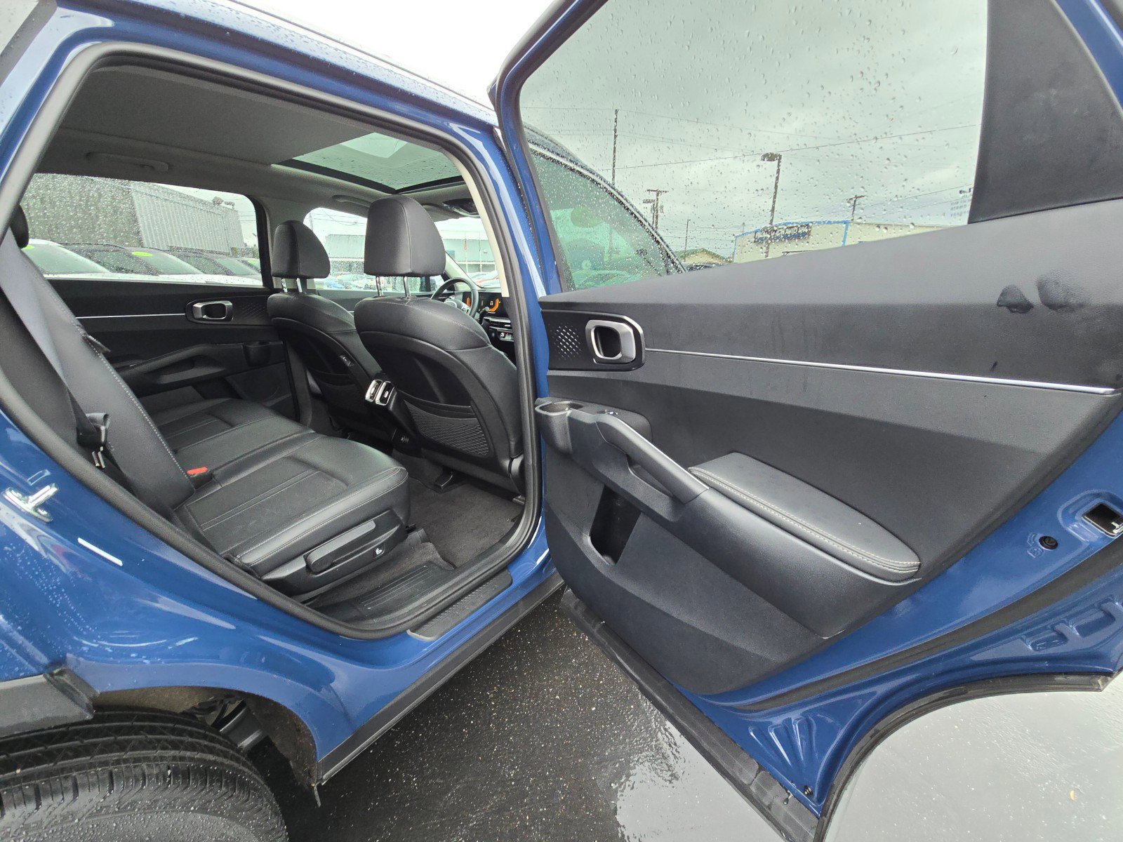 Used 2024 Kia Sorento S w/ Panoramic Sunroof Package image 12