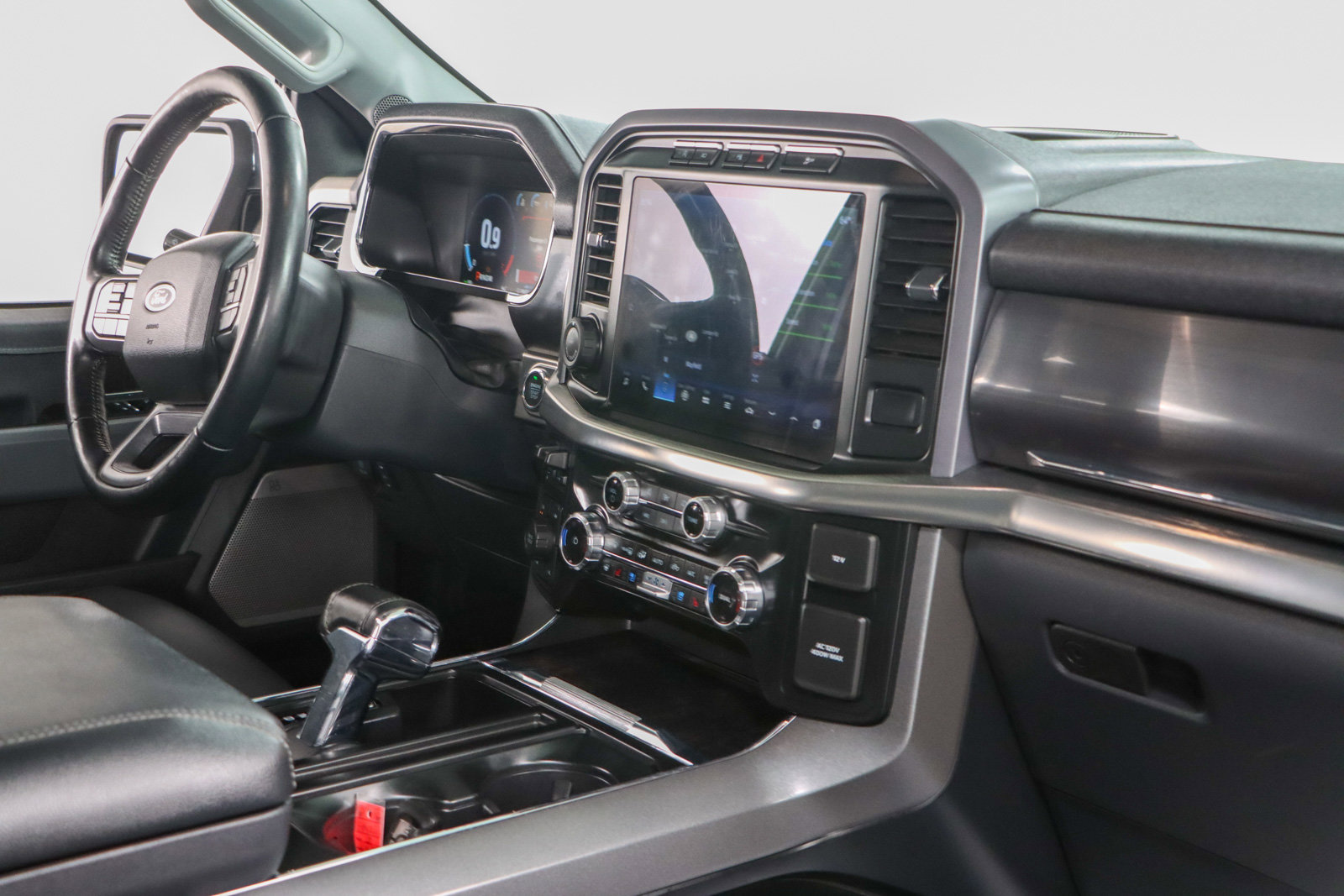 Used 2023 Ford F150 Lariat w/ Equipment Group 502A High image 28