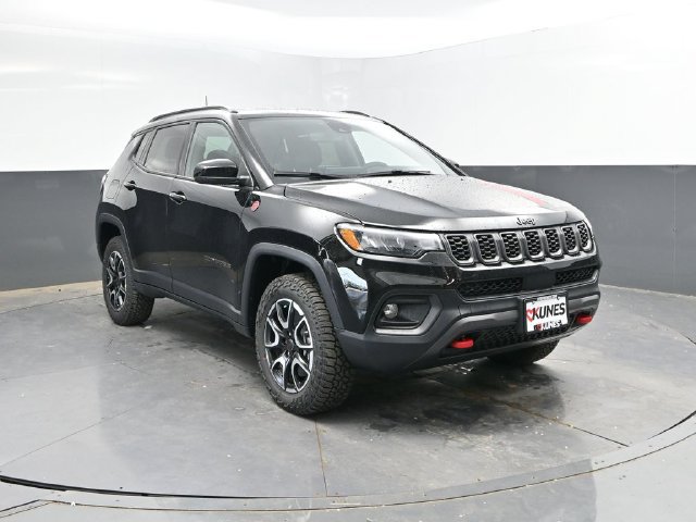 New 2026 Jeep Compass Trailhawk AWD/4WD image 4