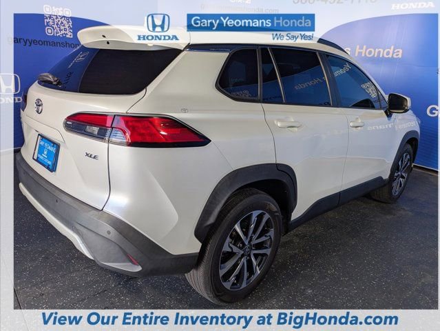 Used 2022 Toyota Corolla Cross XLE image 6