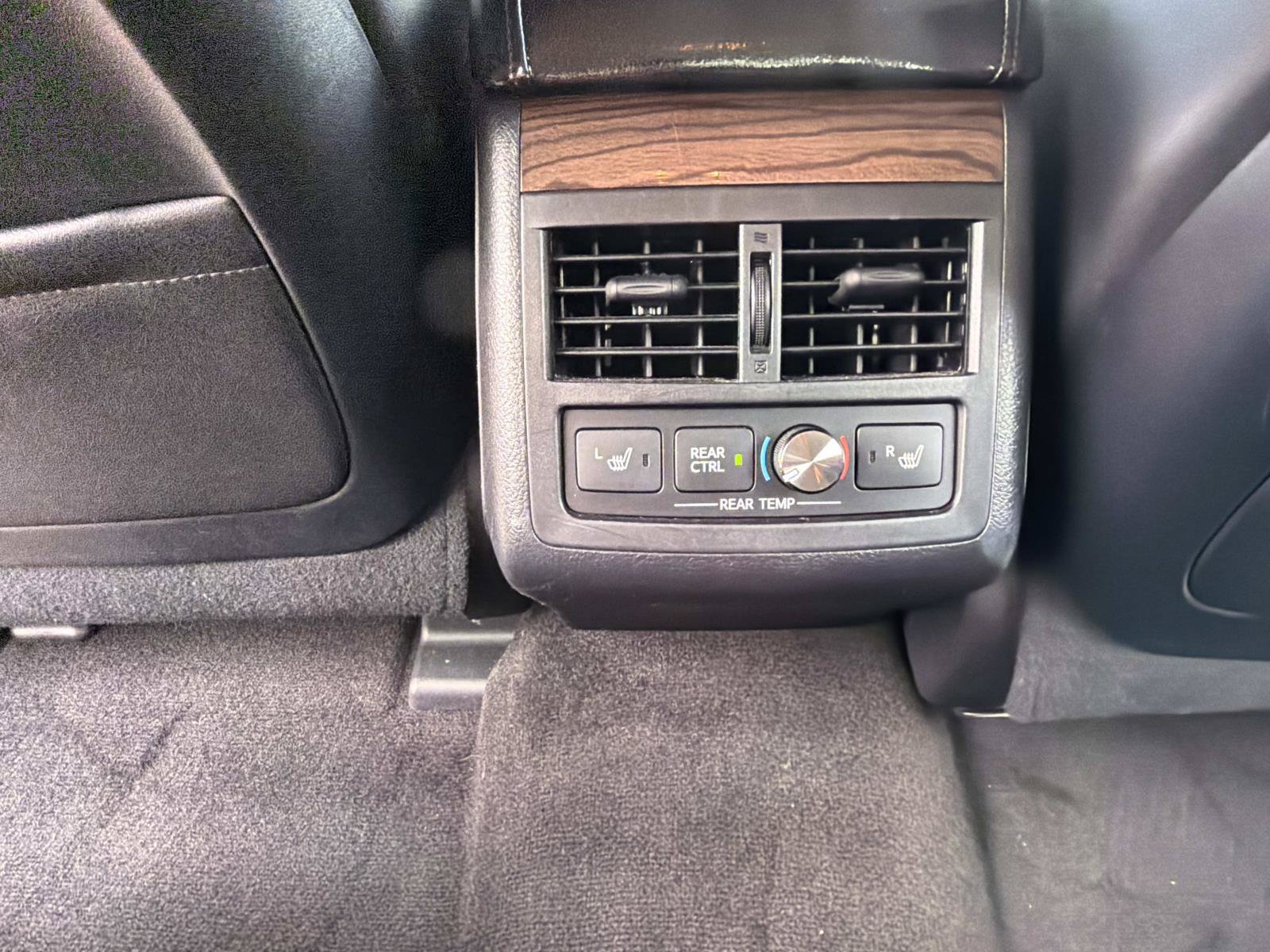 Used 2014 Toyota Avalon Limited FWD image 16