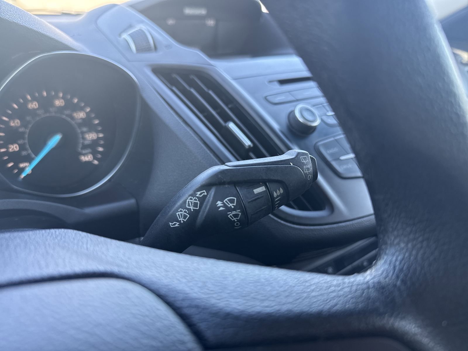 Used 2018 Ford Escape SE image 24