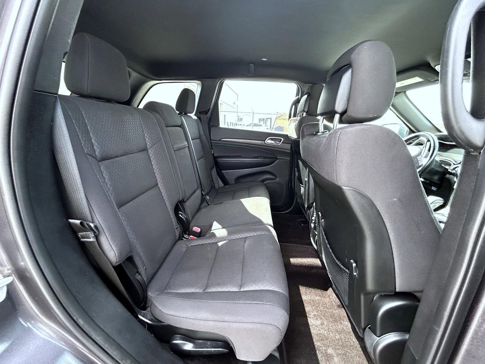 Used 2018 Jeep Grand Cherokee Laredo image 19