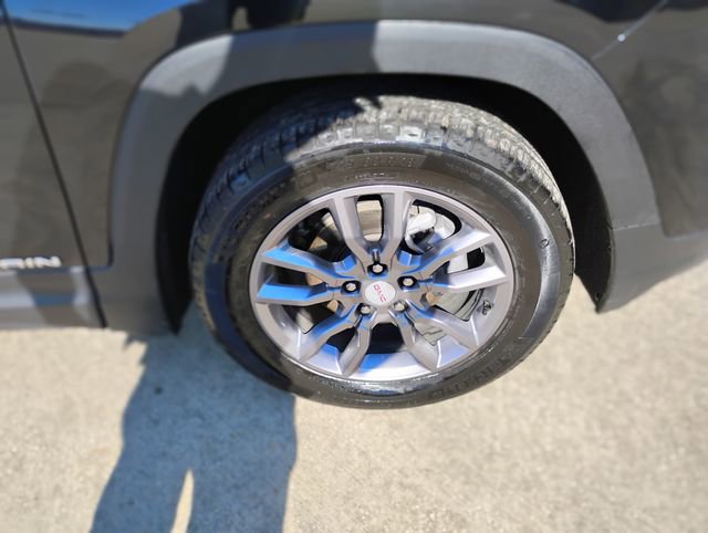 Used 2024 GMC Terrain SLT image 13